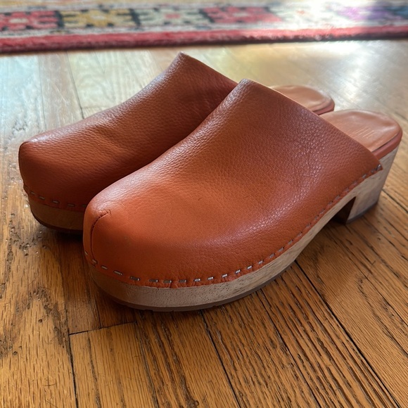 Charlotte Stone Clogs - Picture 4 of 5